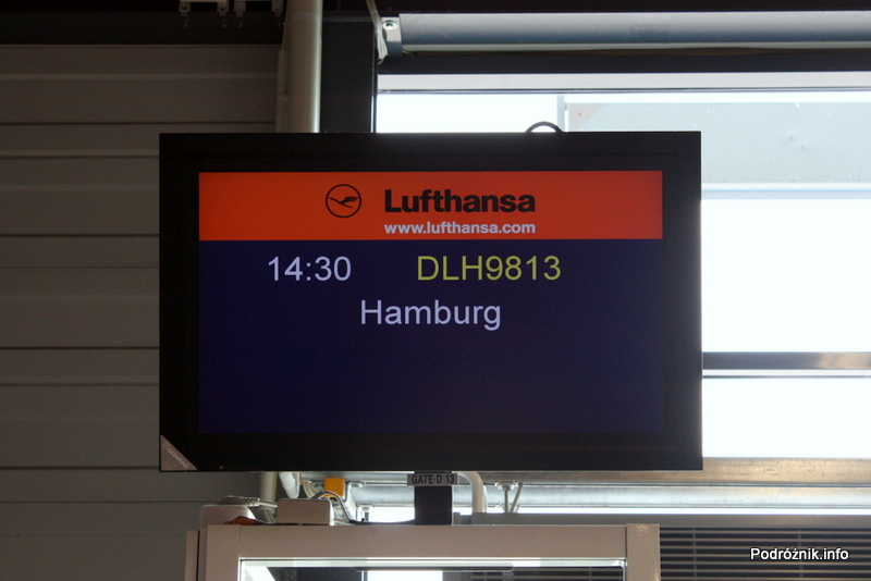DLH9813 - Berlin Schoenefeld (SXF)-Hamburg (HAM) - monitor przy bramce