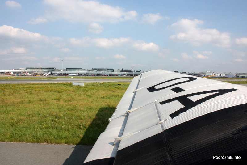Junkers Ju52/3m - D-AQUI - D-CDLH - widok na terminal lotniska w Hamburgu