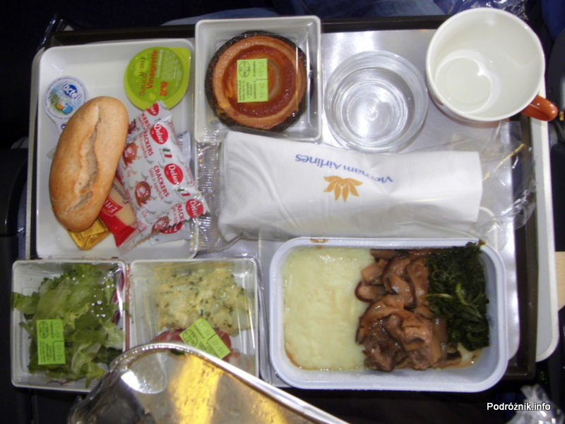 Vietnam Airlines - Boeing 777 - lunch