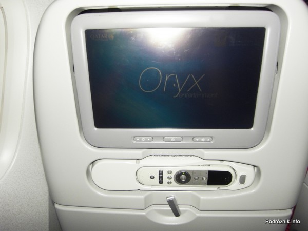 Qatar Airways - Boeing 777 - A7-BAA - ekran w oparciu fotela