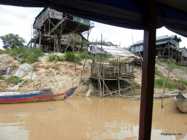 Kambodża - Siem Reap - maj 2012 - Floating Village - trzoda chlewna