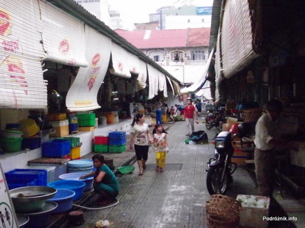 Wietnam - Ho Chi Minh (Sajgon) - maj 2012 - Ben Thanh Market