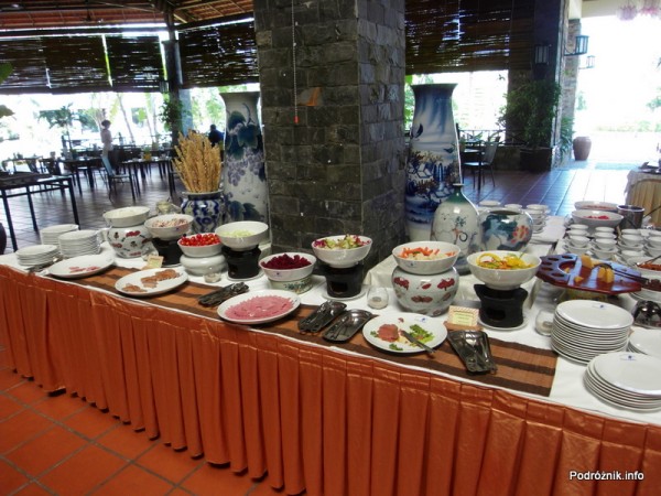Wietnam - Nha Trang - maj 2012 - Diamond Bay Resort & Spa - śniadanie