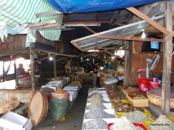 Wietnam - Nha Trang - maj 2012 - bazar