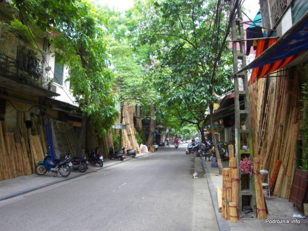 Wietnam - Hanoi - maj 2012 - ulica z wyrobami z wikliny