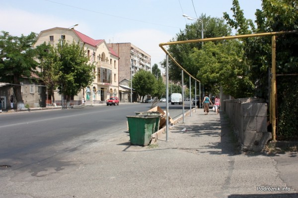 Armenia - Erewan - lipiec 2012 - ulica na wprost dworca kolejowego