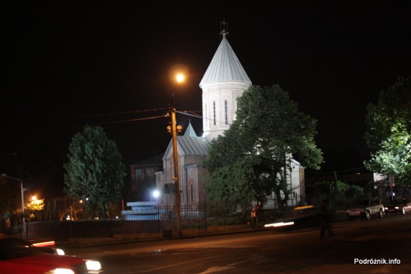 Gruzja - Tbilisi - sierpień 2012 - nocne zdjęcie kościoła