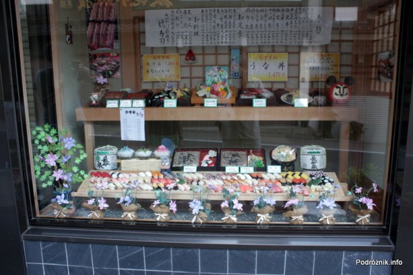 Japonia - Narita - sushi - wystawa restauracji - sierpień 2012