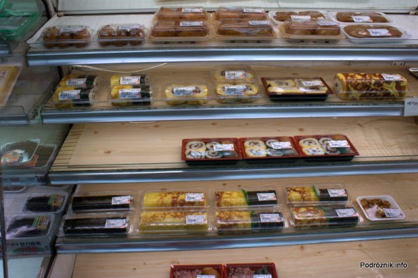 Japonia - Narita - zestawy sushi w sklepie - sierpień 2012