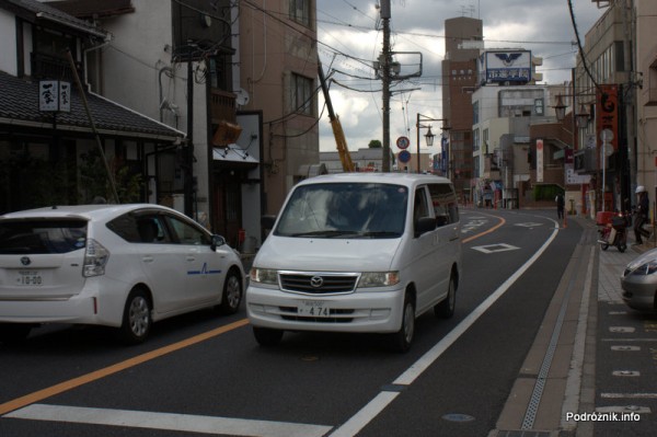 Japonia - Narita - samochody na ulicy - sierpień 2012