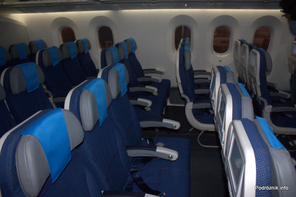 Polskie Linie Lotnicze LOT - Boeing 787 Dreamliner - SP-LRA - klasa ekonomiczna (Economy Club) - rząd 27 bez dostępu do okna