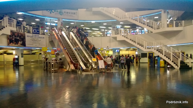 Chiny - Makao - wnętrze terminala promowego - kwiecień 2013