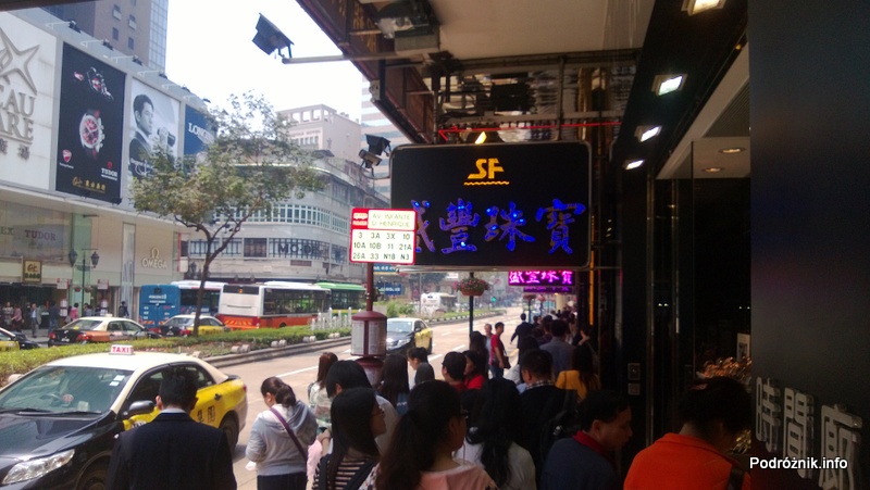 Chiny - Makao - centrum - przystanek autobusowy - kwiecień 2013