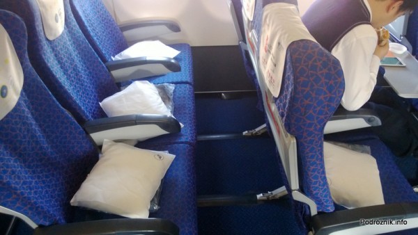 China Southern - Airbus 321 - CZ310 - B-6317 - Klasa ekonomiczna plus - Premium Economy Class - odstęp między fotelami - kwiecień 2013