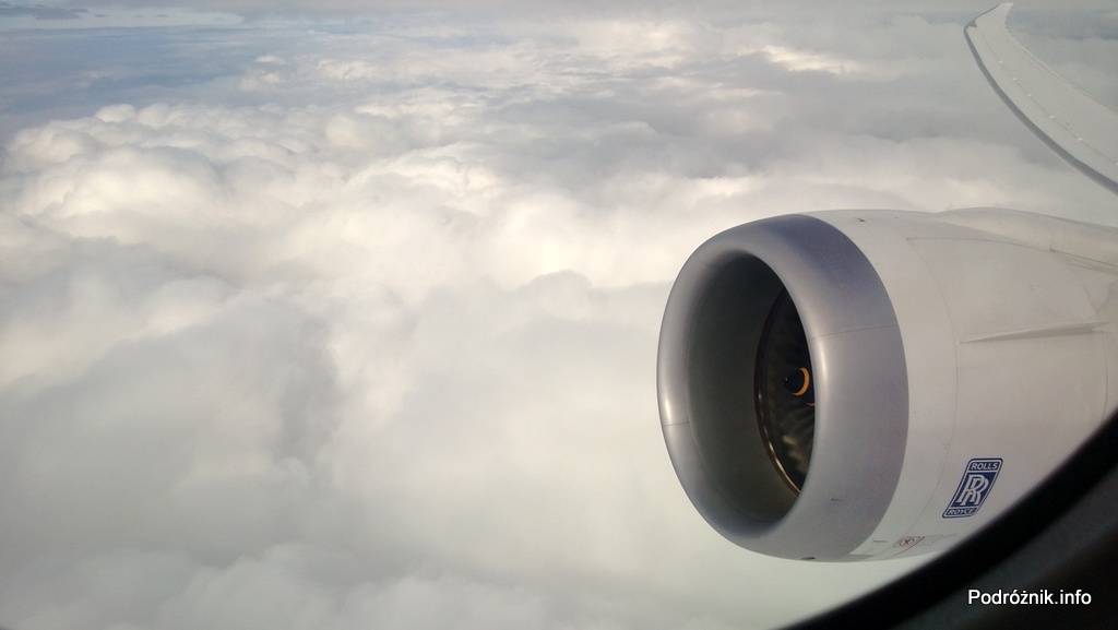 Polskie Linie Lotnicze LOT - Boeing 787 Dreamliner (SP-LRA) - silnik oraz zakrzywione skrzydło - czerwiec 2013
