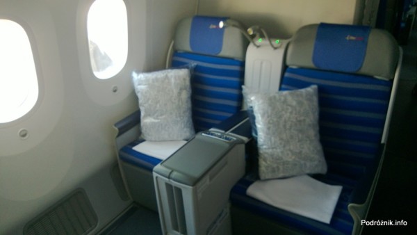 Polskie Linie Lotnicze LOT - Boeing 787 Dreamliner (SP-LRA) - Klasa Biznes (Elite Club) - fotele - czerwiec 2013