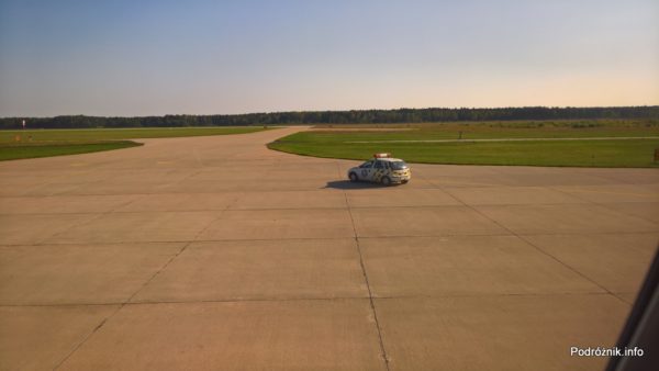Polska - Babimost - Port Lotniczy Zielona Góra - Embraer 175 - samochód follow me - wrzesień 2017