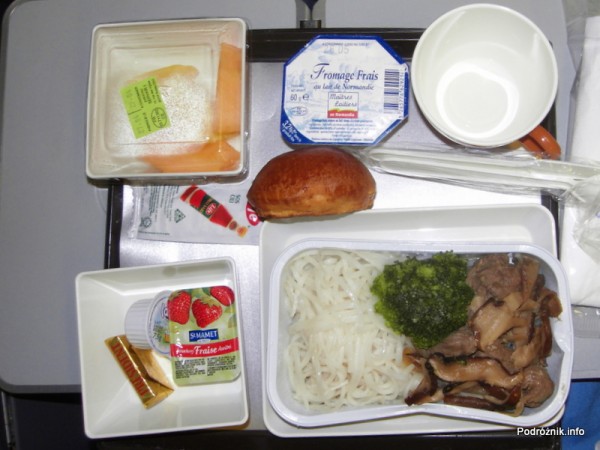 Vietnam Airlines - Boeing 777 - śniadanie