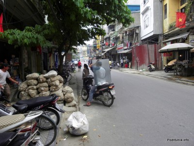 Wietnam - Hanoi - kwiecień 2012 - szklarz