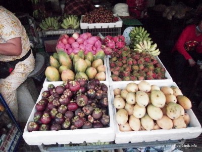 Kambodża - Siem Reap - maj 2012 - owoce egzotyczne