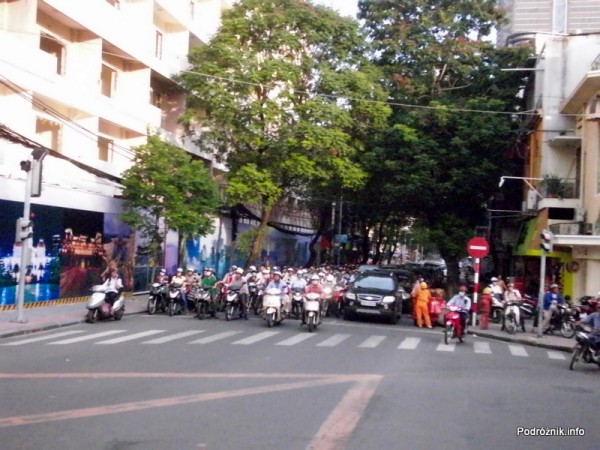 Wietnam - Ho Chi Minh (Sajgon) - maj 2012 - ruch uliczny