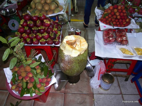 Wietnam - Ho Chi Minh (Sajgon) - maj 2012 - Ben Thanh Market - owoce egzotyczne
