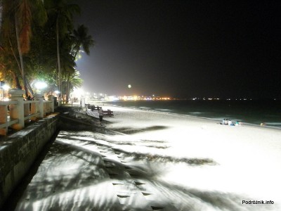 Wietnam - Nha Trang - maj 2012 - plaża miejska nocą