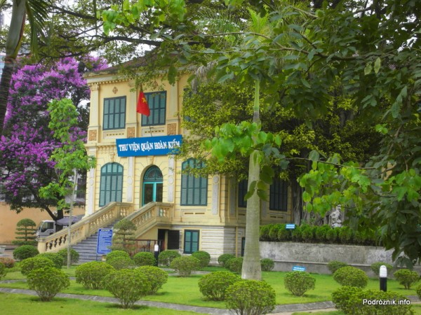 Wietnam - Hanoi - maj 2012 - biblioteka