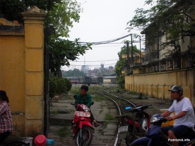 Wietnam - Hanoi - maj 2012 - tory kolejowe