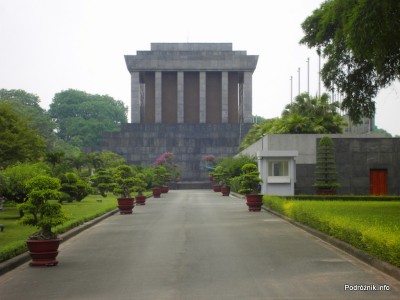 Wietnam - Hanoi - maj 2012 - Mauzoleum Ho Chi Minh