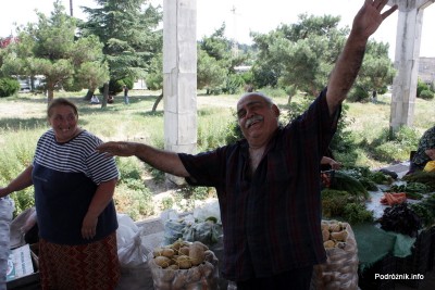 Gruzja - Tbilisi - sierpień 2012 - jeden z przemiłych sprzedawców na bazarze byłego dworca kolejowego