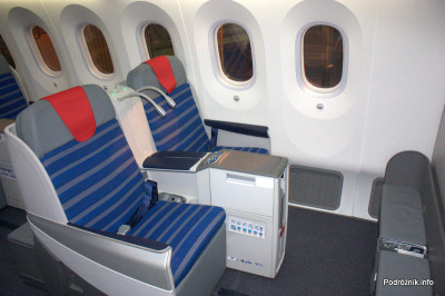 Polskie Linie Lotnicze LOT - Boeing 787 Dreamliner - SP-LRA - fotele w klasie biznes (Elite Club) - pierwszy rząd