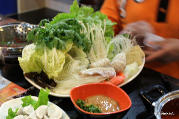 Chiny - Pekin - warzywa i dodatki które możemy użyć do gotowania własnej zupy - kwiecień 2013