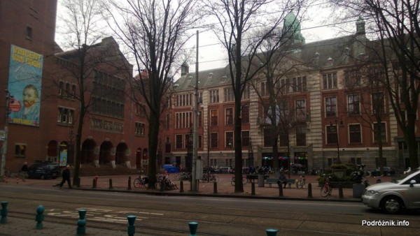 Holandia - Amsterdam - parking dla rowerów przy ulicy Damrak - kwiecień 2013