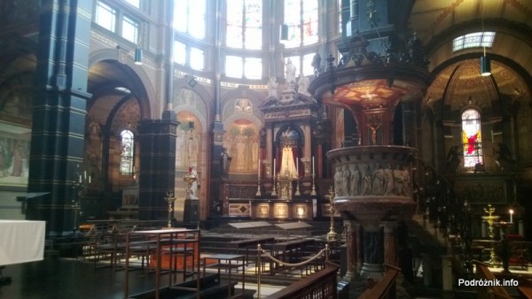 Holandia - Amsterdam - plac Dam - wnętrze Nowego Kościoła (Niewe Kerk) - kwiecień 2013
