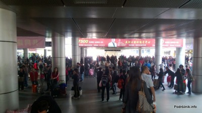 Chiny - Shenzhen - stacja metra Luohu - na zewnątrz