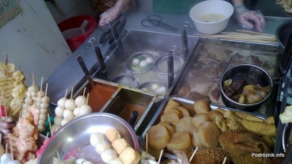 Chiny - Makao - lada baru szybkiej obsługi z lokalnymi przysmakami - kwiecień 2013