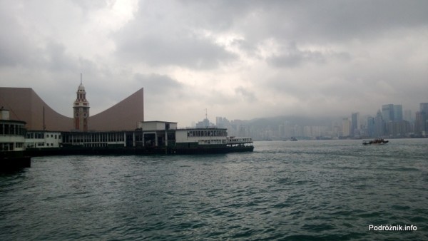 Chiny - Hongkong - Zatoka Wiktorii i przystań promowa w Koulun (Kowloon) - kwiecień 2013