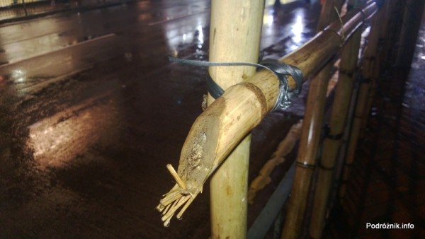 Chiny - Hongkong - sposób wiązania bambusowego rusztowania - kwiecień 2013