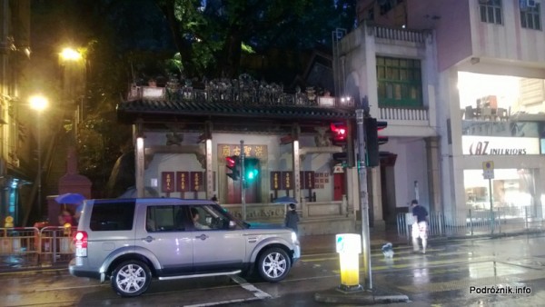 Chiny - Hongkong - mała świątynia - kwiecień 2013