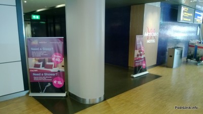 Holandia - Lotnisko w Amsterdamie - Amsterdam Airport Schiphol - KLM Crown Lounge - banery z cenami w lotniskowym Mercure Hotel - kwiecień 2013