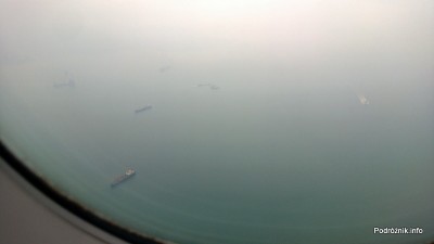 Hongkong - widok z okna niedługo przed lądowaniem - kwiecień 2013