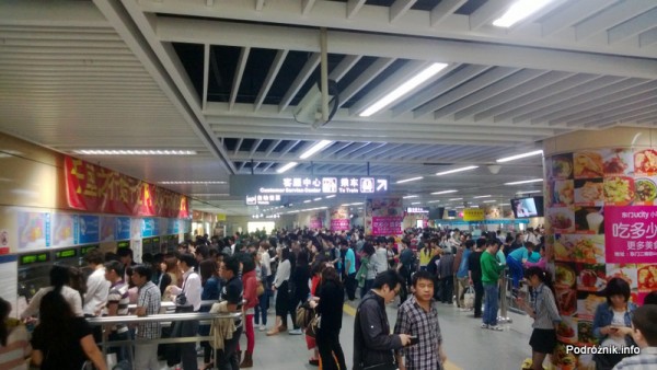 Chiny - Shenzhen - kasy w metrze - kwiecień 2013