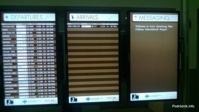USA - Lotnisko w Nowym Orleanie (Louis Armstrong New Orleans International Airport MSY) - tablica odlotów - czerwiec 2013