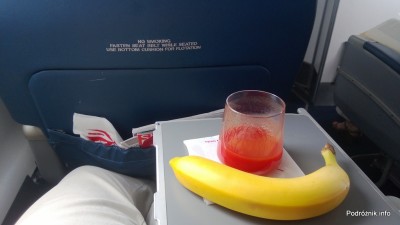 Delta Air Lines - Canadair Regional Jet CRJ-900 - N935XJ - DL3373 - Klasa Pierwsza (First Class) - jedzenie - czerwiec 2013