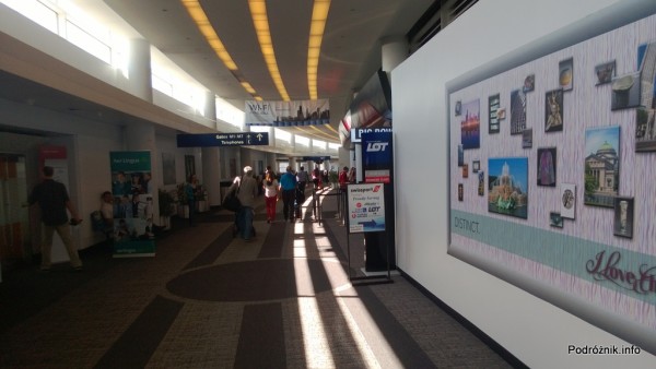 USA - Chicago O'Hare International Airport - Terminal 5 - korytarz - czerwiec 2013