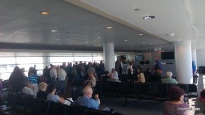 USA - Chicago O'Hare International Airport (ORD) - przy bramce Polskich Linii Lotniczych LOT (LO) - czerwiec 2013