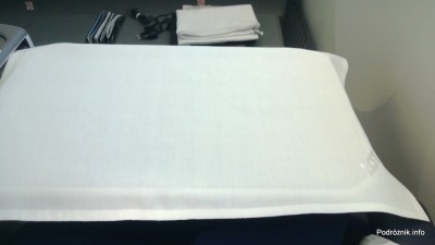 Polskie Linie Lotnicze LOT - Boeing 787 Dreamliner (SP-LRA) - Klasa Biznes (Elite Club) - biały obrus - czerwiec 2013