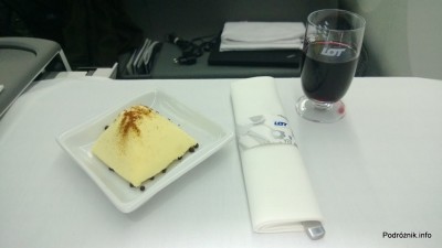 Polskie Linie Lotnicze LOT - Boeing 787 Dreamliner (SP-LRA) - Klasa Biznes (Elite Club) - kieliszek porto i deser - czerwiec 2013