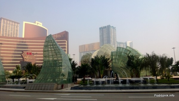 Chiny - Makao - okolice Grand Lisboa Casino - kwiecień 2013